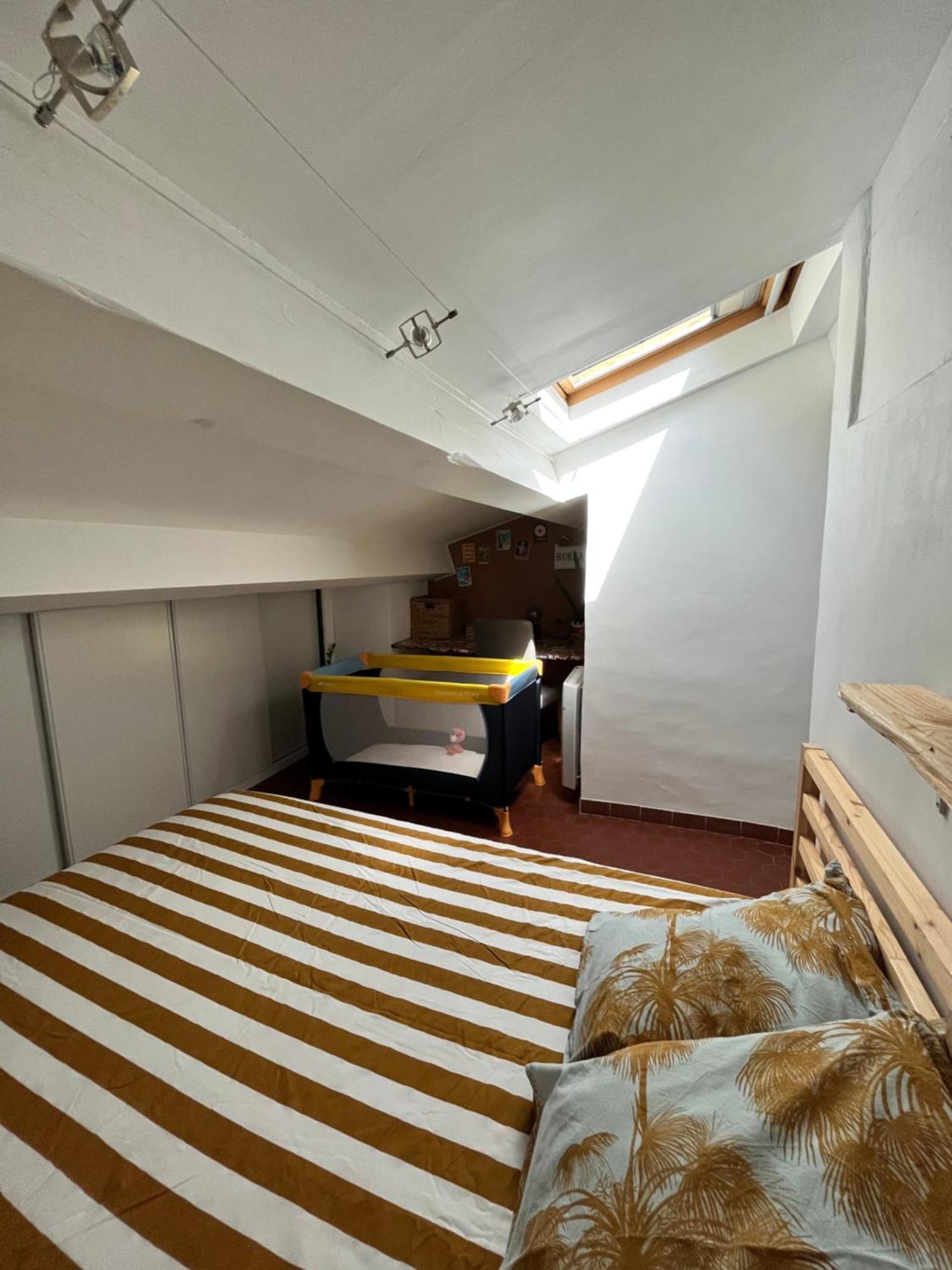 Cosy Provencal Apartment Belgentier Екстериор снимка